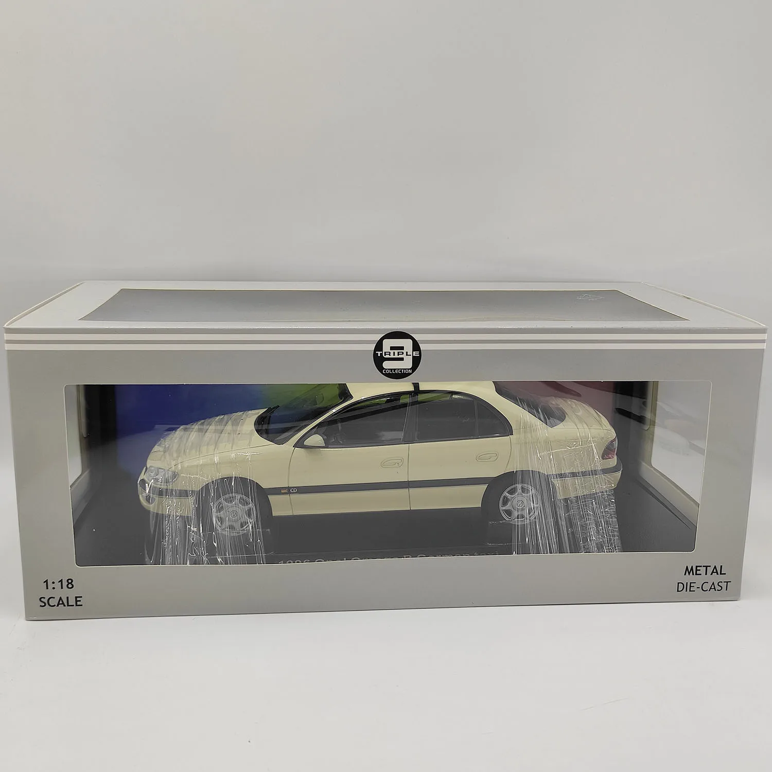 

Diecast 1:18 Scale TRIPLE9 1996 Opel Omega B German Taxi Alloy Car Model Collectible Toy Gift Souvenir Display Ornament