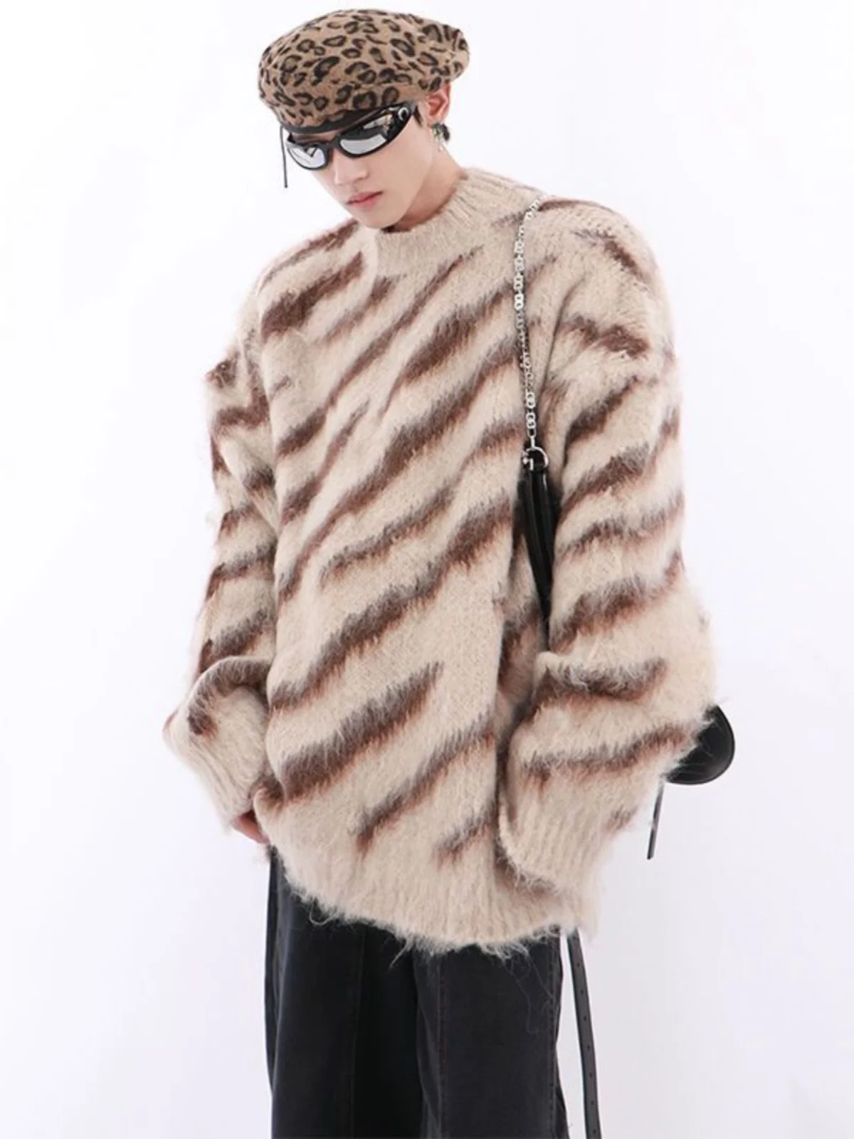 

Loose Fit Men's round Ne Knit Sweater Zebra Print Color Blo Autumn Winter Faionable Casual Cotton Camere Blend Sweater