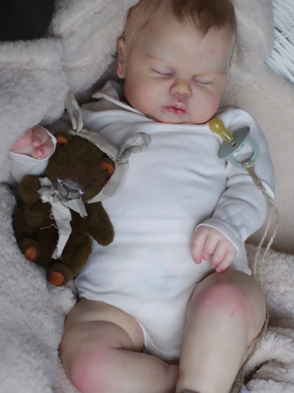 60CM Reborn Pickle Popular Toddler Baby Girl with Hand-Rooted 3D Skin & Hand-Rooted Hair Soft Cuddle Body Dolls Gift