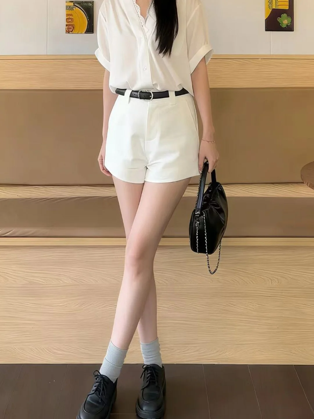 

Casual Style Women's Lace Shirt Short Sleeve V-Neck Set White Slimming High Waist Shorts Spring Fashion Ensemble
