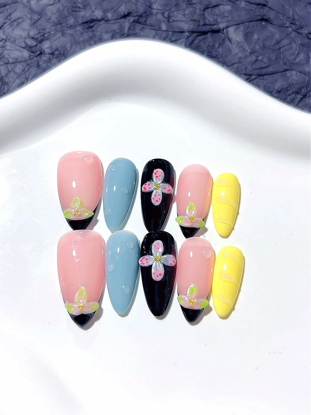 

French Three-Dimensional Flower Fashion Wearable Nail Art (D290)
