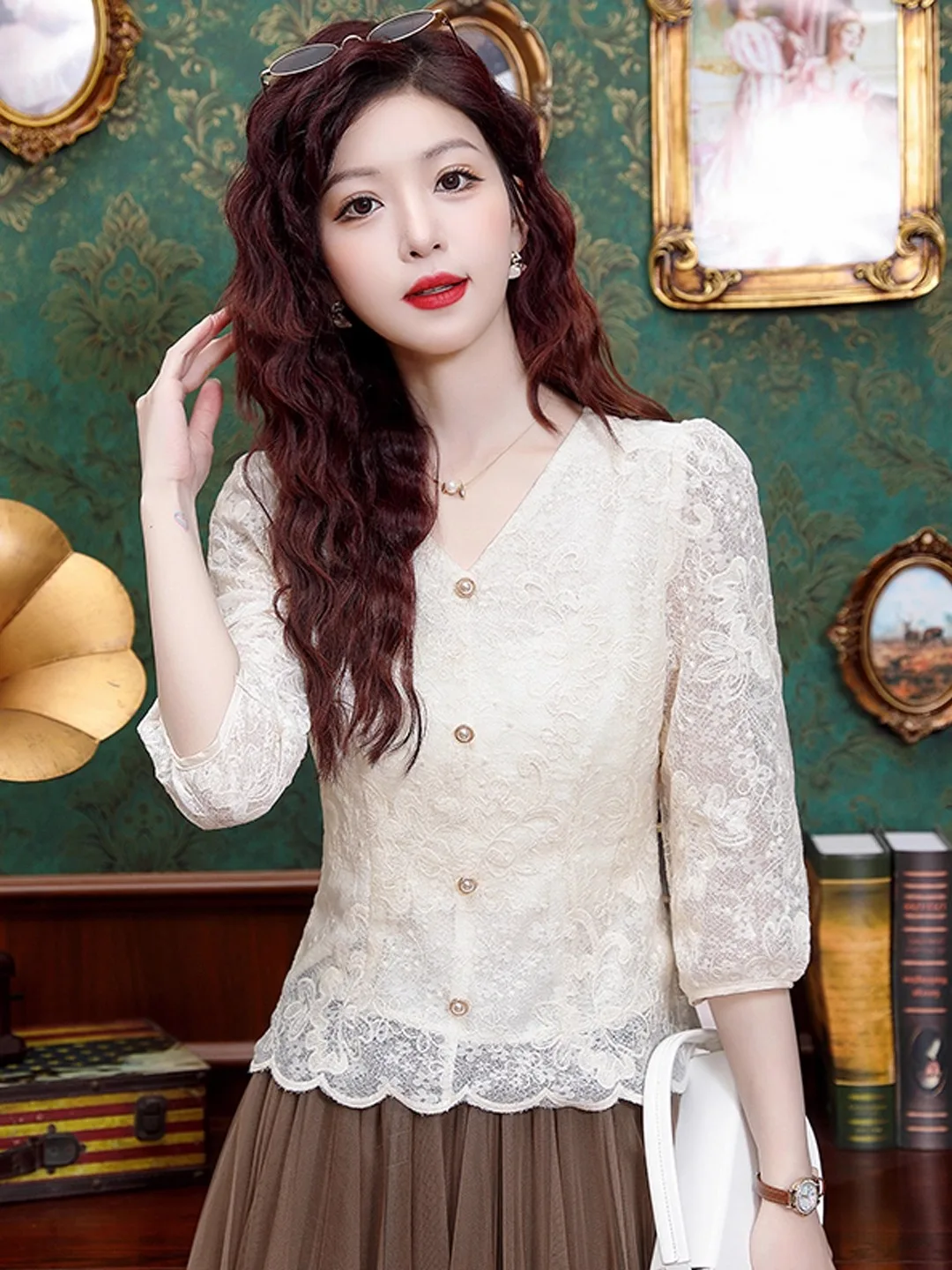 

Женская блузка Ele V-ne с кружевной вышивкой, рукавом 7/8, приталенная, для миниатюрных, очаровательная, красивая, маленькая блузка