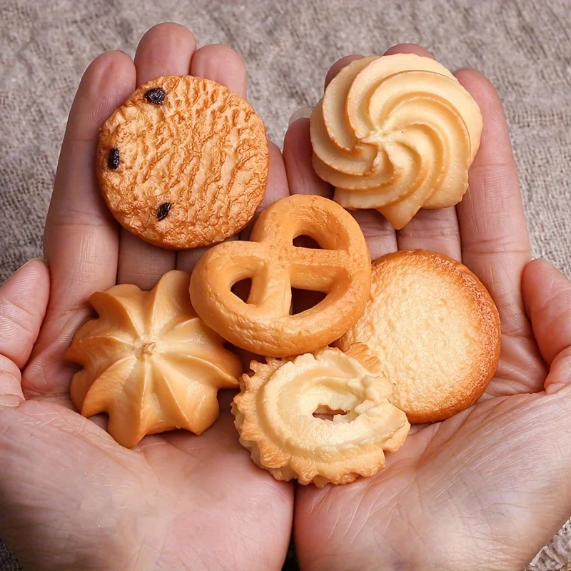 6 piezas de galletas artificiales realistas: tipos surtidos (chipes de chocolate, corazón, estrella, flor, espiral, redondas) | Plast de alta calidad