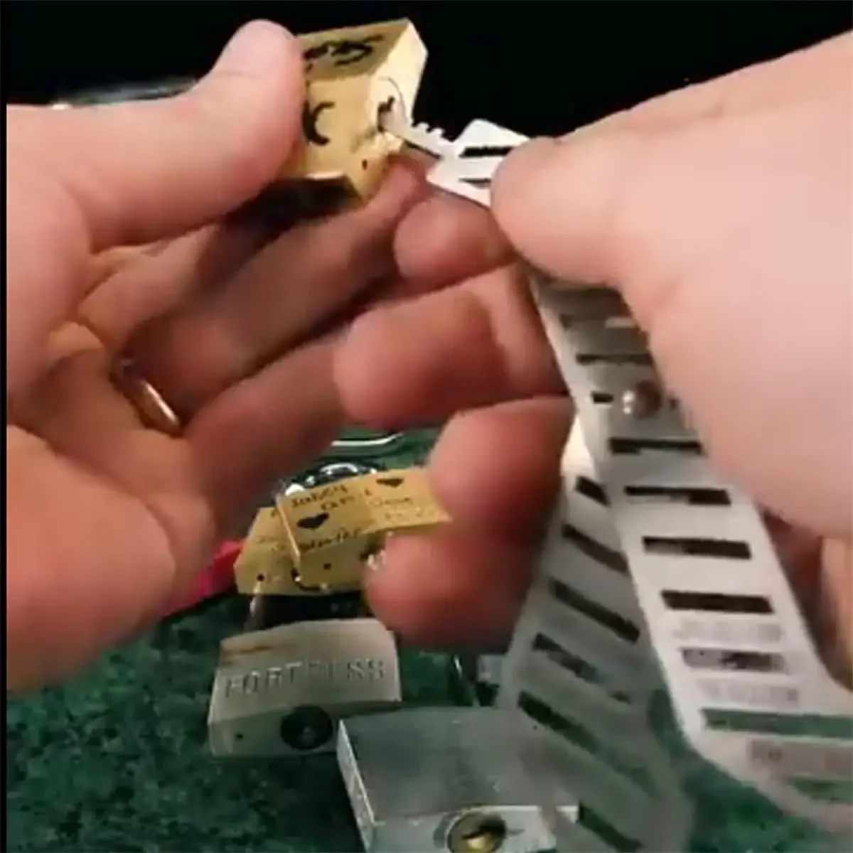 قفل اختيار أمشاط قفل يختار مجموعات قفل أداة المهنية المحمولة الفولاذ المقاوم للصدأ قفل عدة قفل قطف الأقفال #4