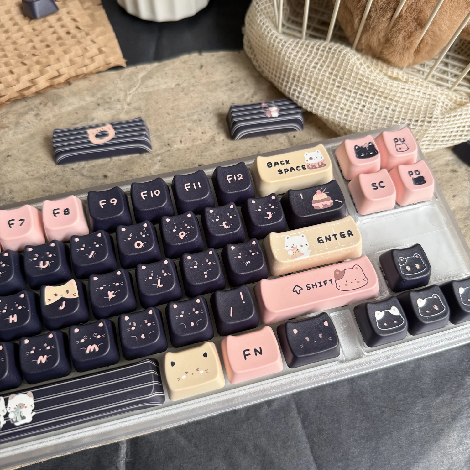 

Черно-белые колпачки для клавиш с милым котом для игровой механической клавиатуры, колпачки для ключей «сделай сам», профиль PBT MAO, декор для механической клавиатуры