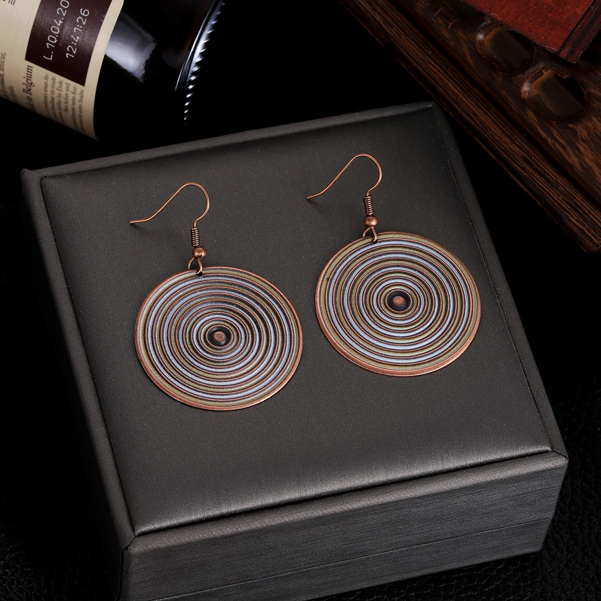 Fashion Gold Color Round Spiral Earring for Women Vintage Enamel Carved Gypsy Dangle Earrings Antique Metal Party Jewelry