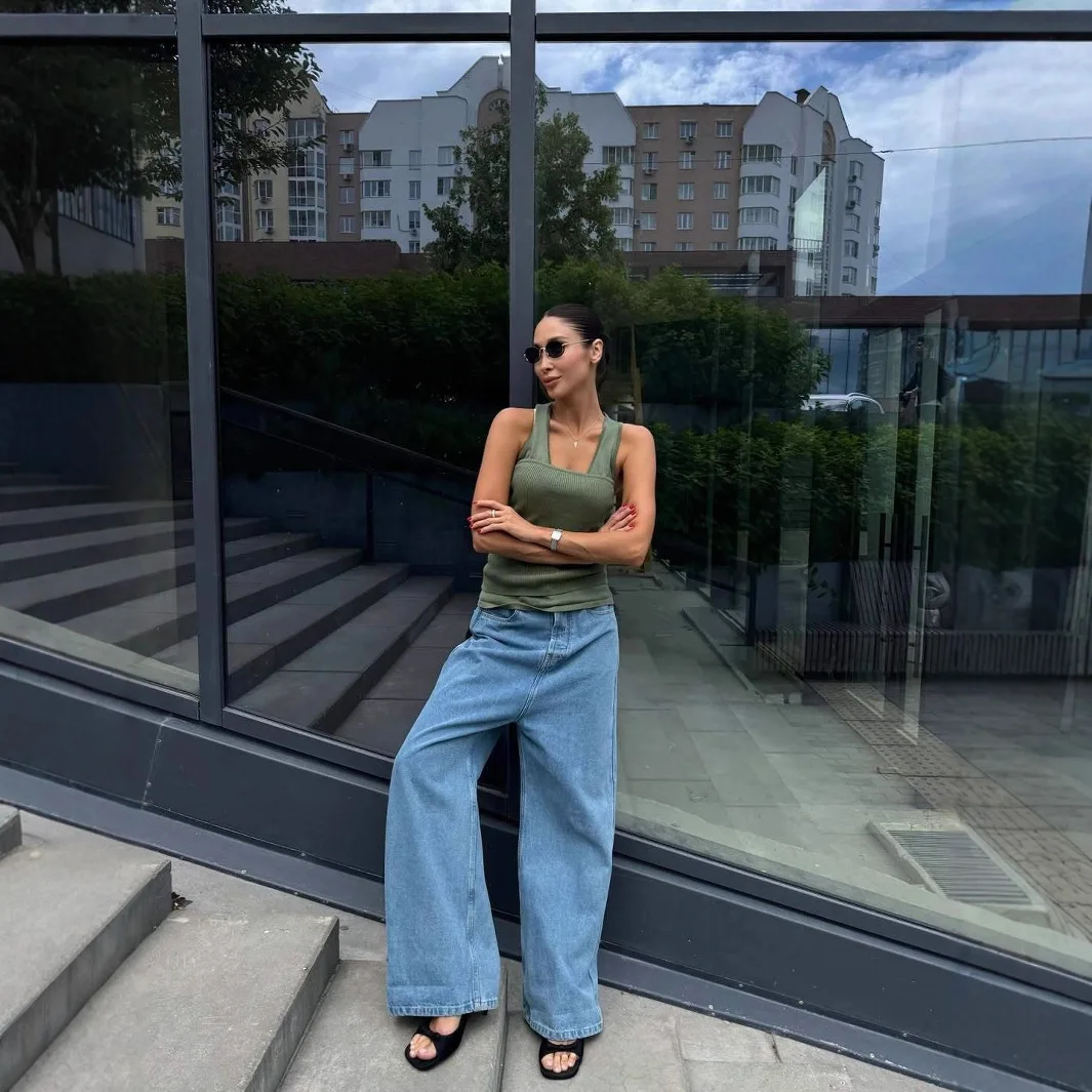 

Hot-selling Europe and the United States street sexy show chest hot girl vest women wear sports sweat-absorbent small sling.