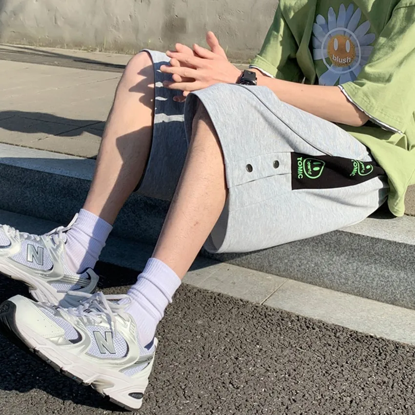 

Повседневные мужские спортивные брюки: новые летние свободные прямые брюки с пятью пуговицами для баскетбола и отдыха