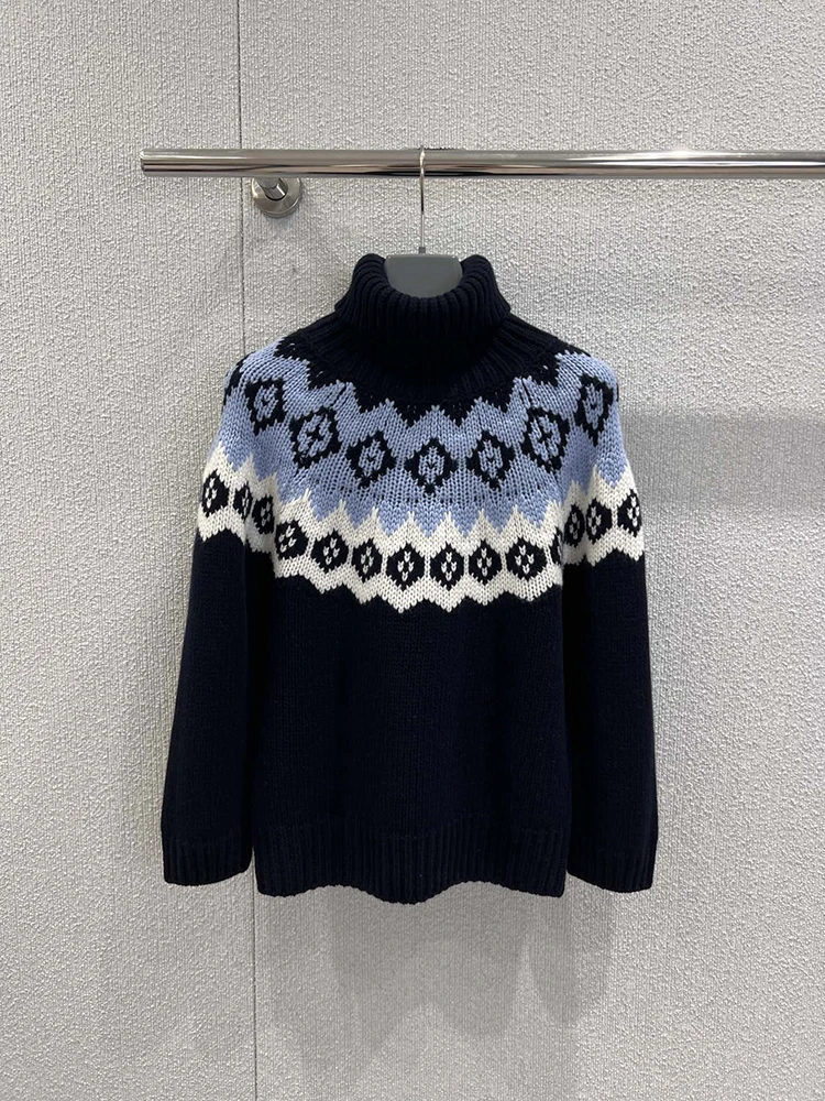 เสื้อสเวตเตอร์ไหมพรมคอตั้งลายทางสไตล์เรโทร รุ่นใหม่ประจำฤดูหนาวปี 2025 จาก SVORYXIU ให้ความสบายและทันสมัยสำหรับผู้หญิง