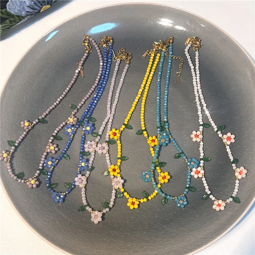 Handwoven Daisy Flower Beaded Necklace Bohemian Beach Vacation Unique Choker for Women Trendy Lightweight Accessory