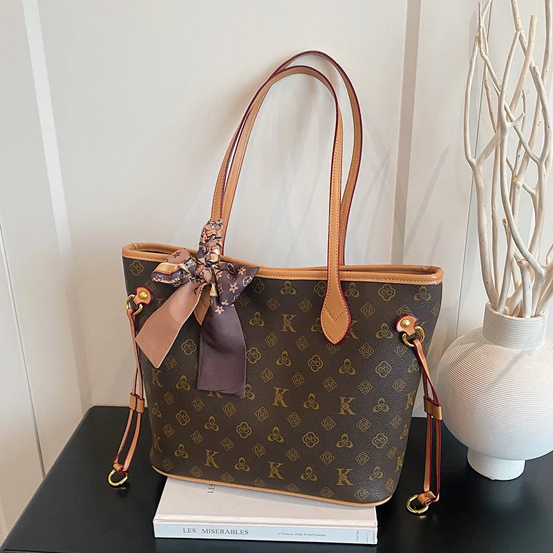 

Винтажная большая сумка с монограммой 2025 года, нишевая сумка через плечо для женщин, роскошная сумка через плечо, минималистичная сумка «день-ночь», текстурированный слинг