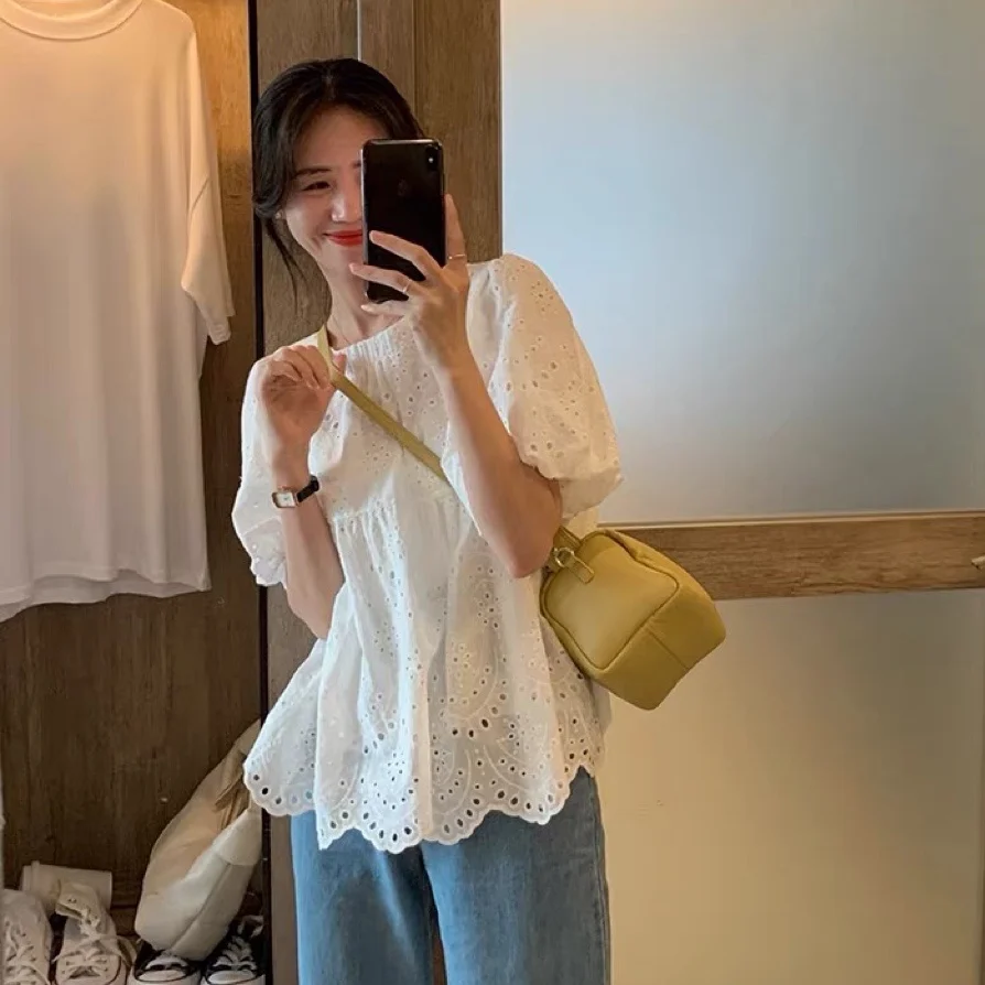 

Summer New Embroidered Hollow out ort Sve Doll irt White Design Sensation T-irt Women's Faion round Ne Str...