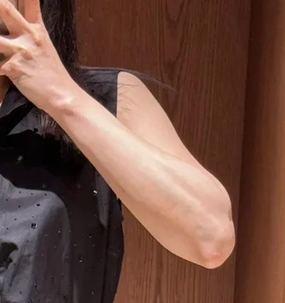 

2024 летнее женское черное платье-рубашка с v-образным вырезом без рукавов и бантом, элегантное платье с бриллиантами