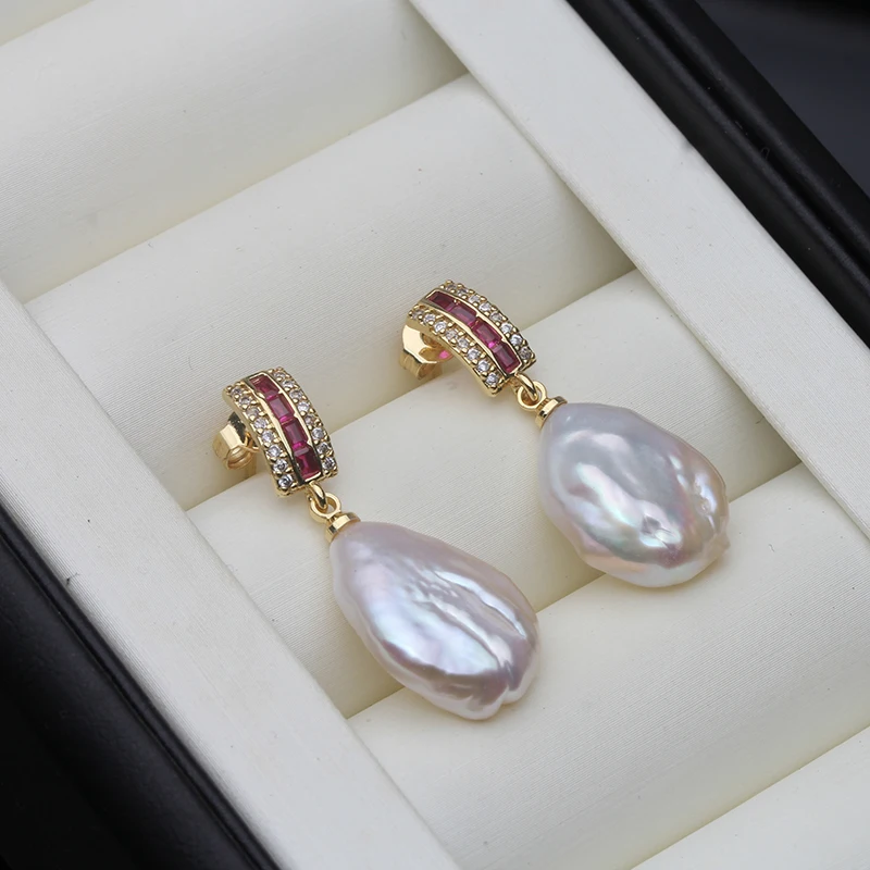 Trendy Baroque Pearl Earrings for Women,18k Gold Plated Zincon Pearl Earrings Mom Wife Birthday Gift White