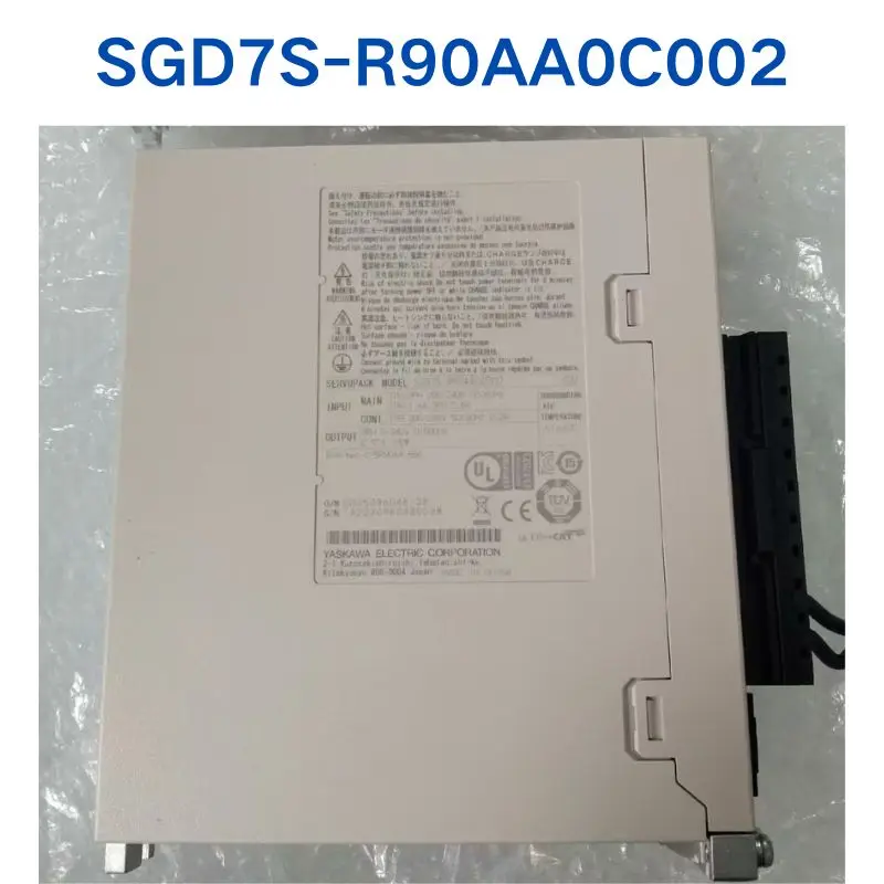 Brand new for YASKAWA Driver，SGD7S-R90AA0C002