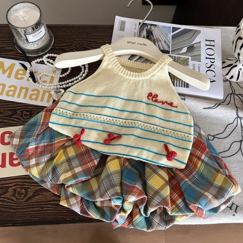 الفتيات مجموعة 2025 صيف جديد ملابس أطفال الكورية نمط طفلة محبوك التطريز نصف سترة جراب السراويل قطعتين عادية #1