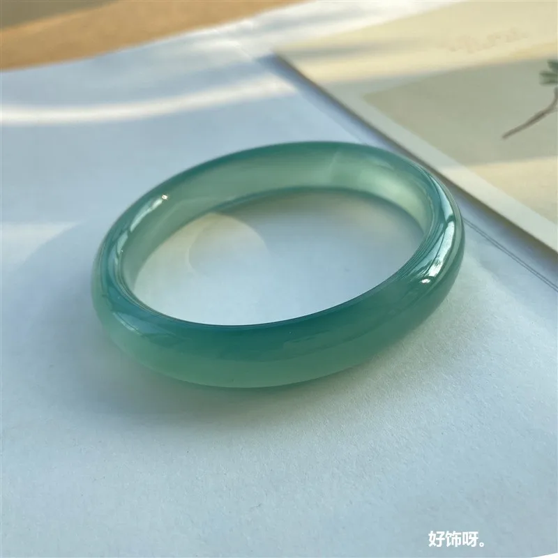 bracelet-plat-et-elegant-avec-motif-floral-rond-pour-femmes-bracelet-en-jade-naturel-agate-vert-artistique-raffine