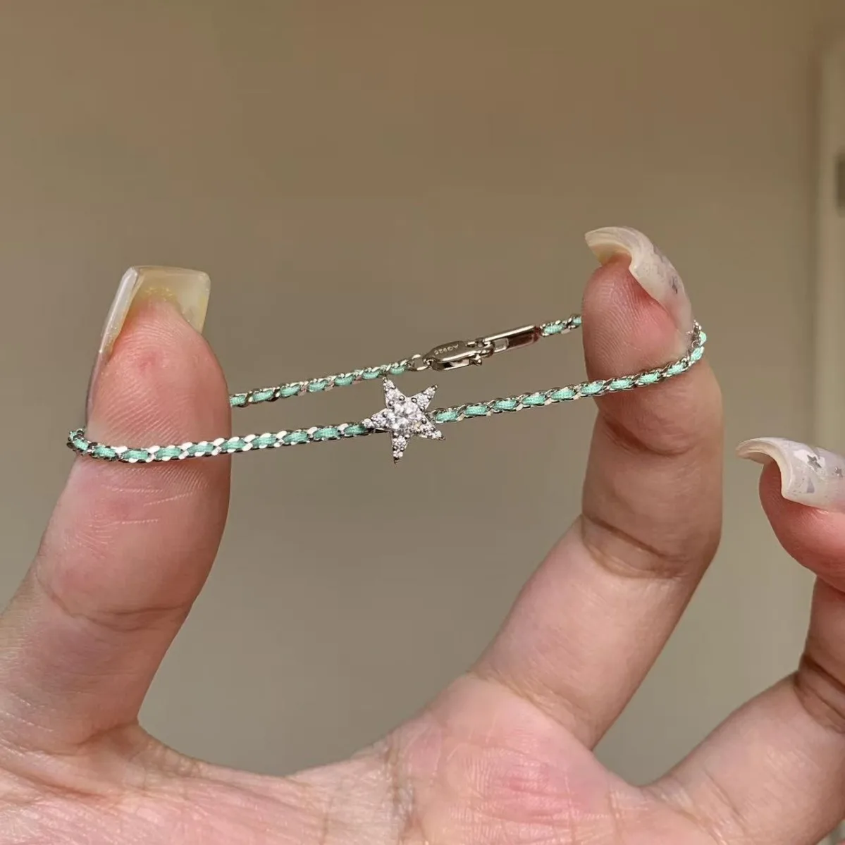 Mint green star-shaped bracelet - fresh and elegant, high-end and luxurious, with diamonds, suitable for all occasions