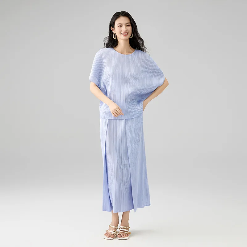 

Miyake Pleated Skirt Suit for Women 2025 New Solid Color Loose Large Size Bat Sleeve Top Design Sense Interpolation Bag Skirt