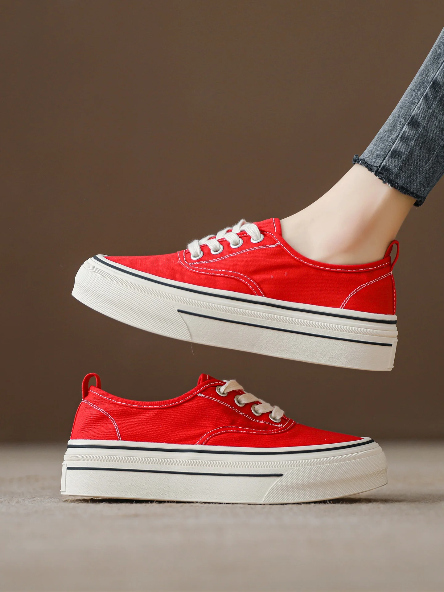 chaussures-en-toile-rouges-pour-femmes-baskets-plates-a-semelle-epaisse-respirantes-style-ete-fin-decontractees-basses-a-bout-rond