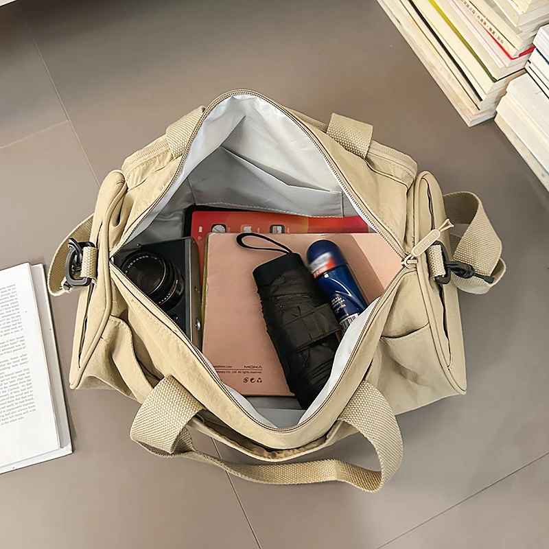 حقيبة كروس كاجوال ذات سعة كبيرة حقائب كتف للسفر للجنسين حقيبة رياضية للياقة البدنية محمولة تحمل حقيبة ظهر عصرية بحمالة