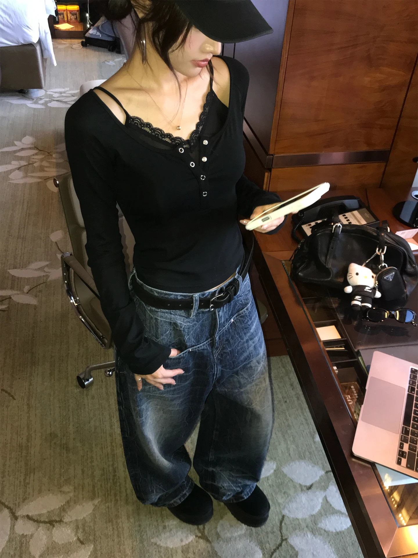 

Женская приталенная футболка с длинным рукавом и круглым вырезом, с дизайнерскими вставками, повседневная, осенне-зимняя, новинка