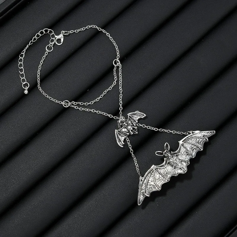 Halloween Vintage Bat Hand Chain Ring Integrated Bracelet Gothic Antique Silver Bat Slave Bracelet Women Party Hand Jewelry
