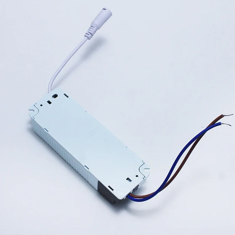 36W-40W LED Panel Lamp Power Supply Lighting Transformer AC85-265V Output:600mA,DC45-75V External Driver