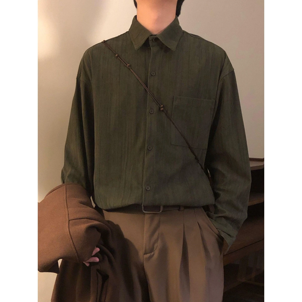 

Американская ретро-рубашка с длинным рукавом, повседневная, однотонная, многослойная, для весны и осени, свободного кроя, в студенческом стиле, простая, универсальная, на все сезоны.