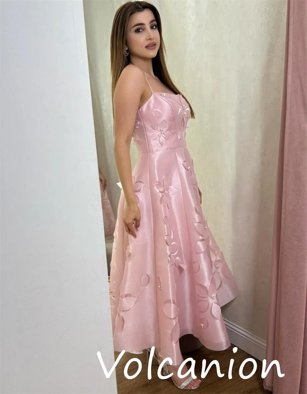 Aangepaste maten beschikbaar Charmeuse Parelbloem A-lijn Strapless Midi-jurken Op maat gemaakte gelegenheid Formeel