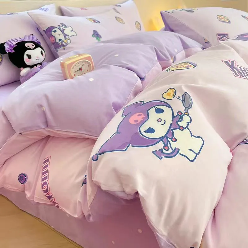 

Постельное белье Miniso Sanrio Kuromi из хлопка, набор из четырех предметов, милый мультяшный чехол, простыня, комплект из трех предметов для студенческого общежития, подарки для девочек