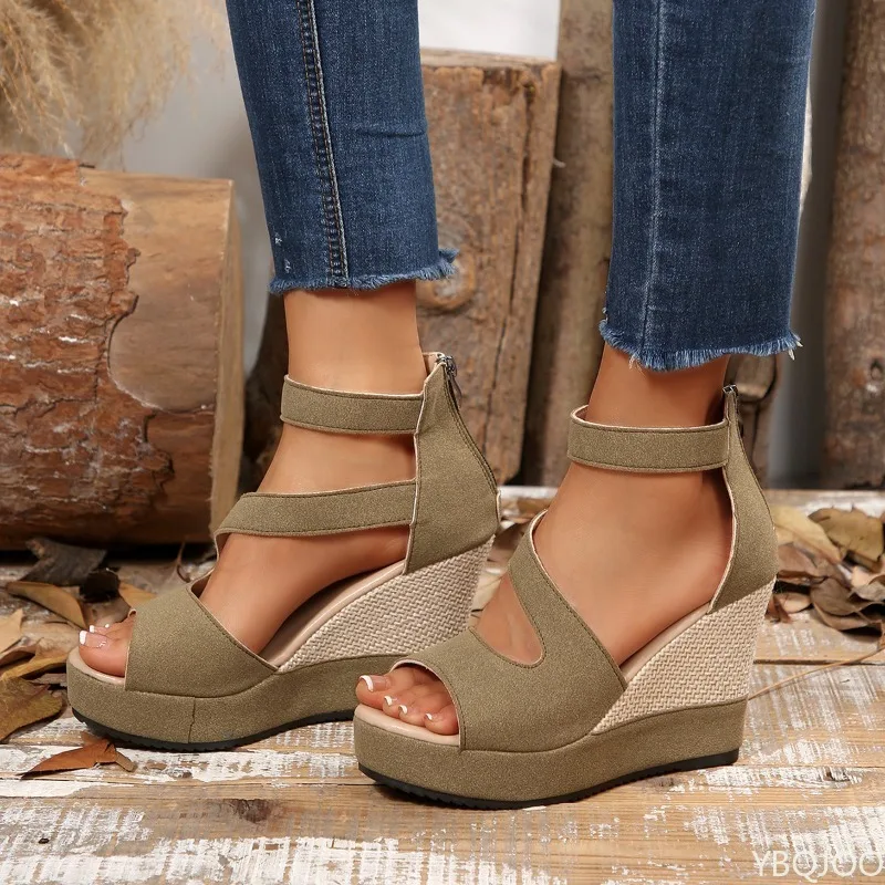 صيف جديد كبير المنحدر كعب فم السمكة المرأة الصنادل مع سستة منصة مقاومة للماء صنادل عالية الكعب للارتداء الخارجي 2026