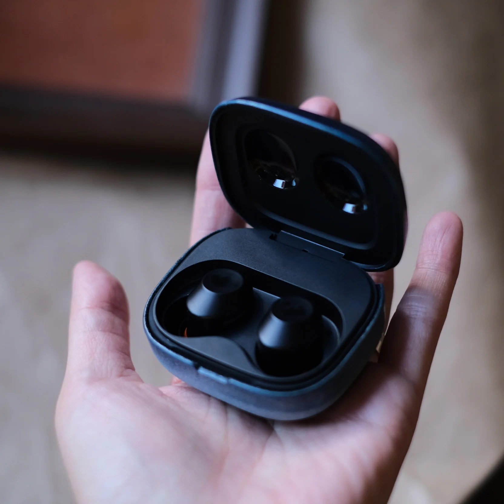 Beyerdynamic Amiron 300 earphone protective case manual Handmade Genuine leather customized free printing alphanumeric