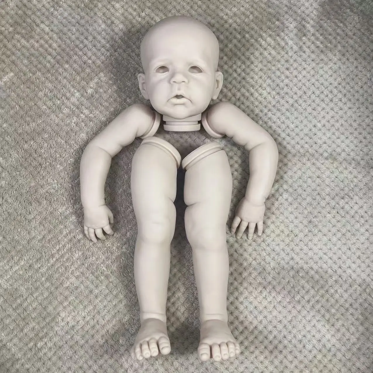 24 นิ้วไวนิล Reborn ตุ๊กตาเด็กทารกชุด Sandie เด็กแม่พิมพ์เปล่า Unpainted ประกอบชุดทําด้วยมือ DIY ของเล่น