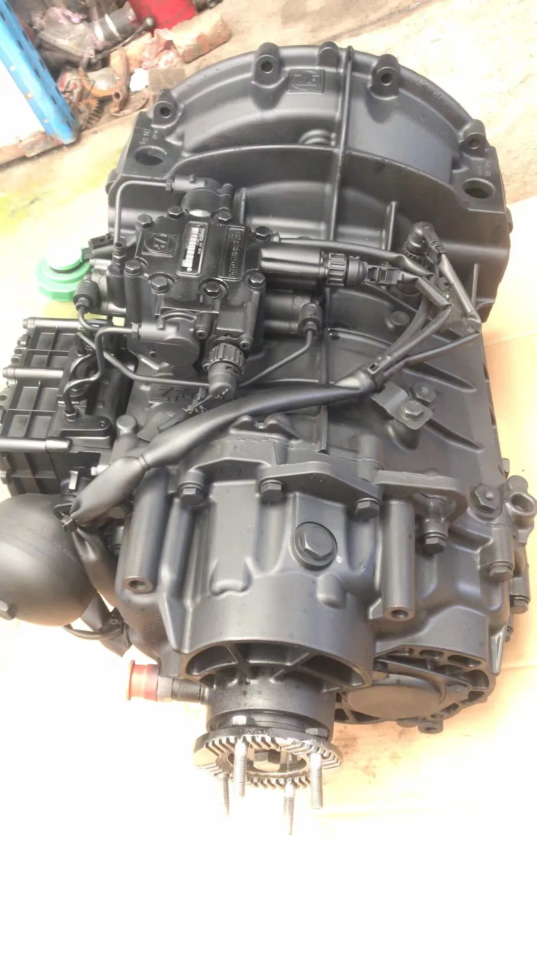 As peças do conjunto da caixa de engrenagens 6AS170 BO