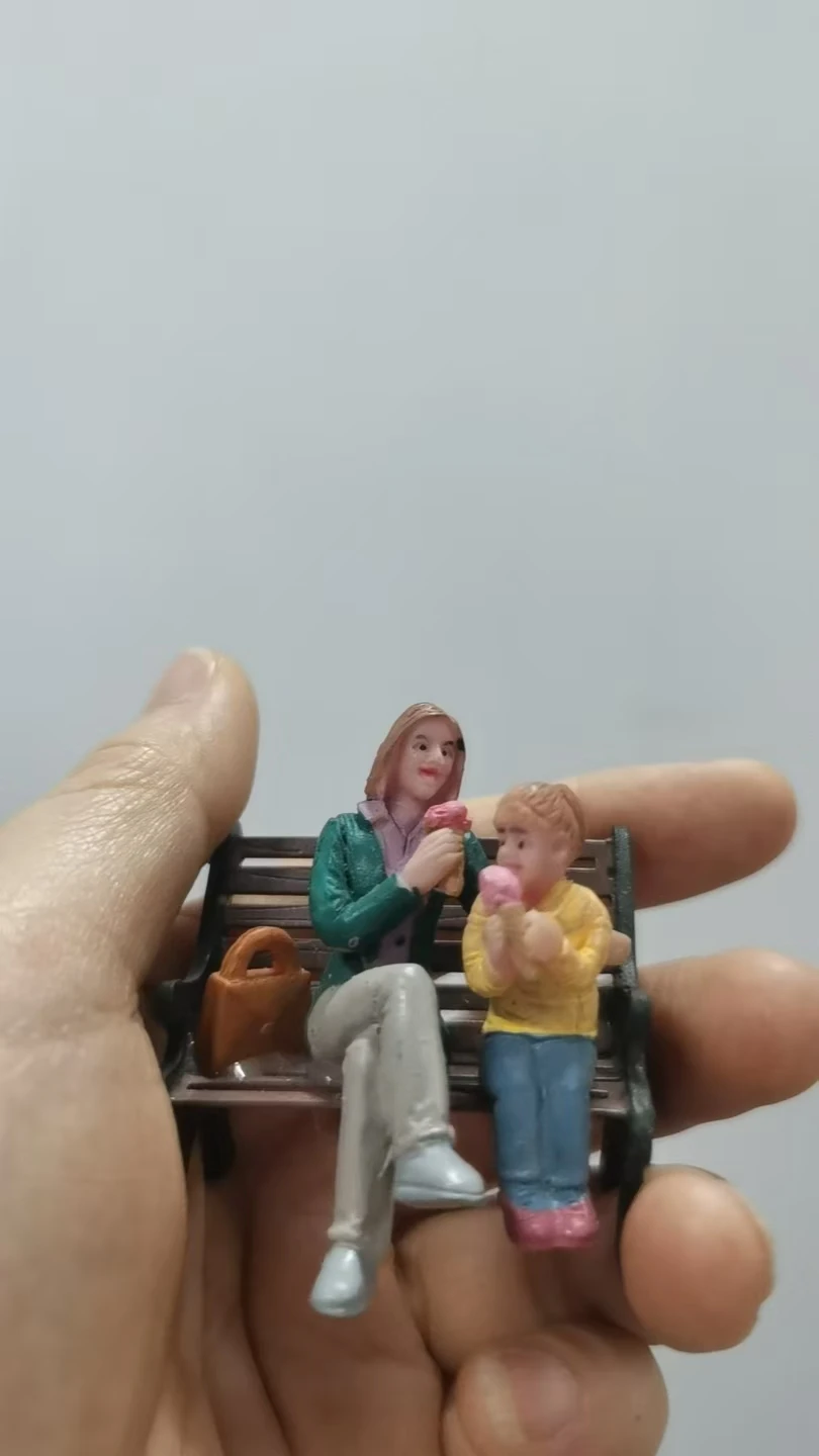 resin figure mental psychological sand table game box court therapy mother and daughter eating icecream sitting on chair