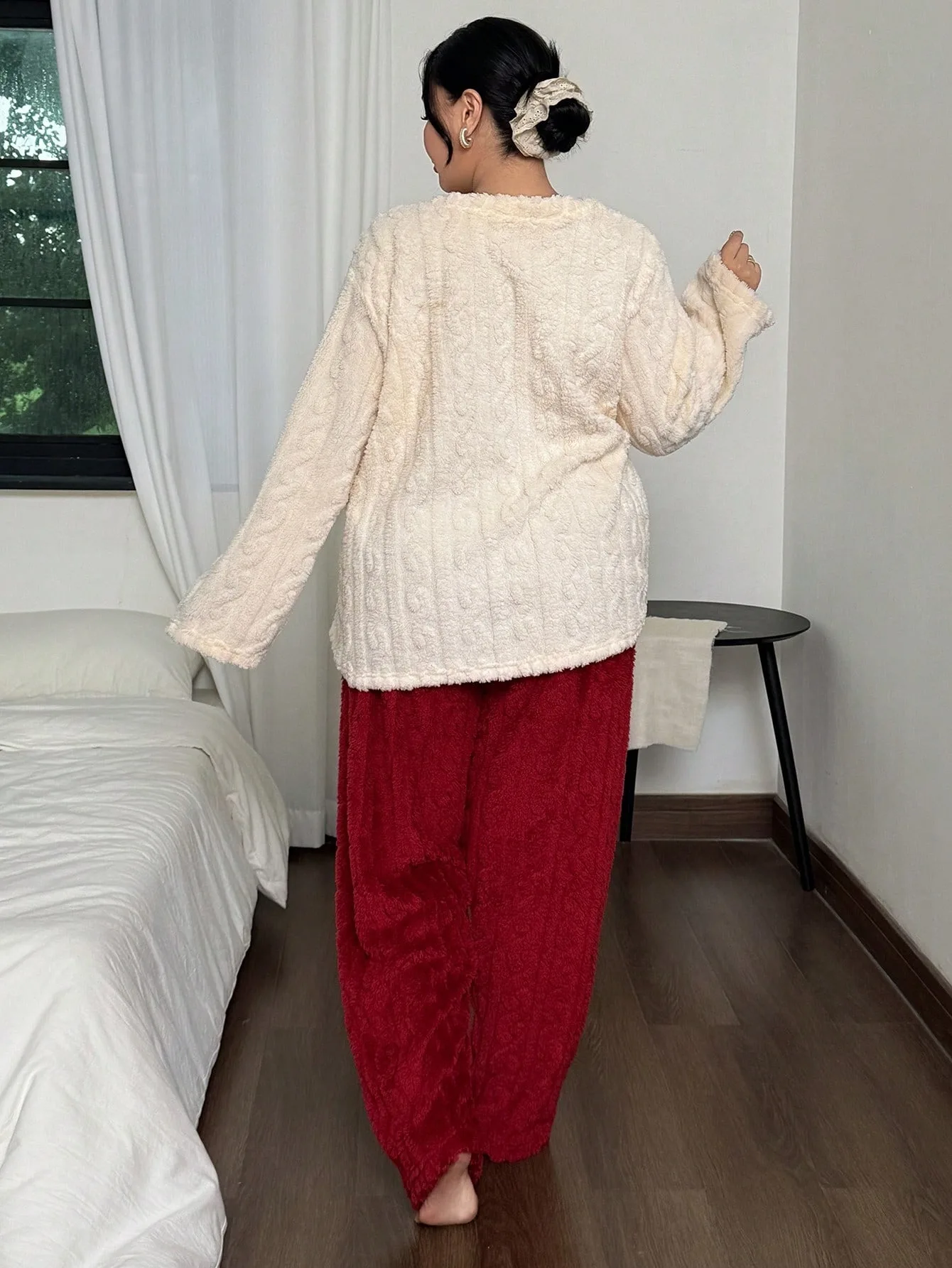 Plus Size 1XL-5XL Women Autumn Winter Thick Flannel Pajamas Red Bow Embroidery Pajama Sets Warm Fluffy Loungewear Sleepwear Set view 5