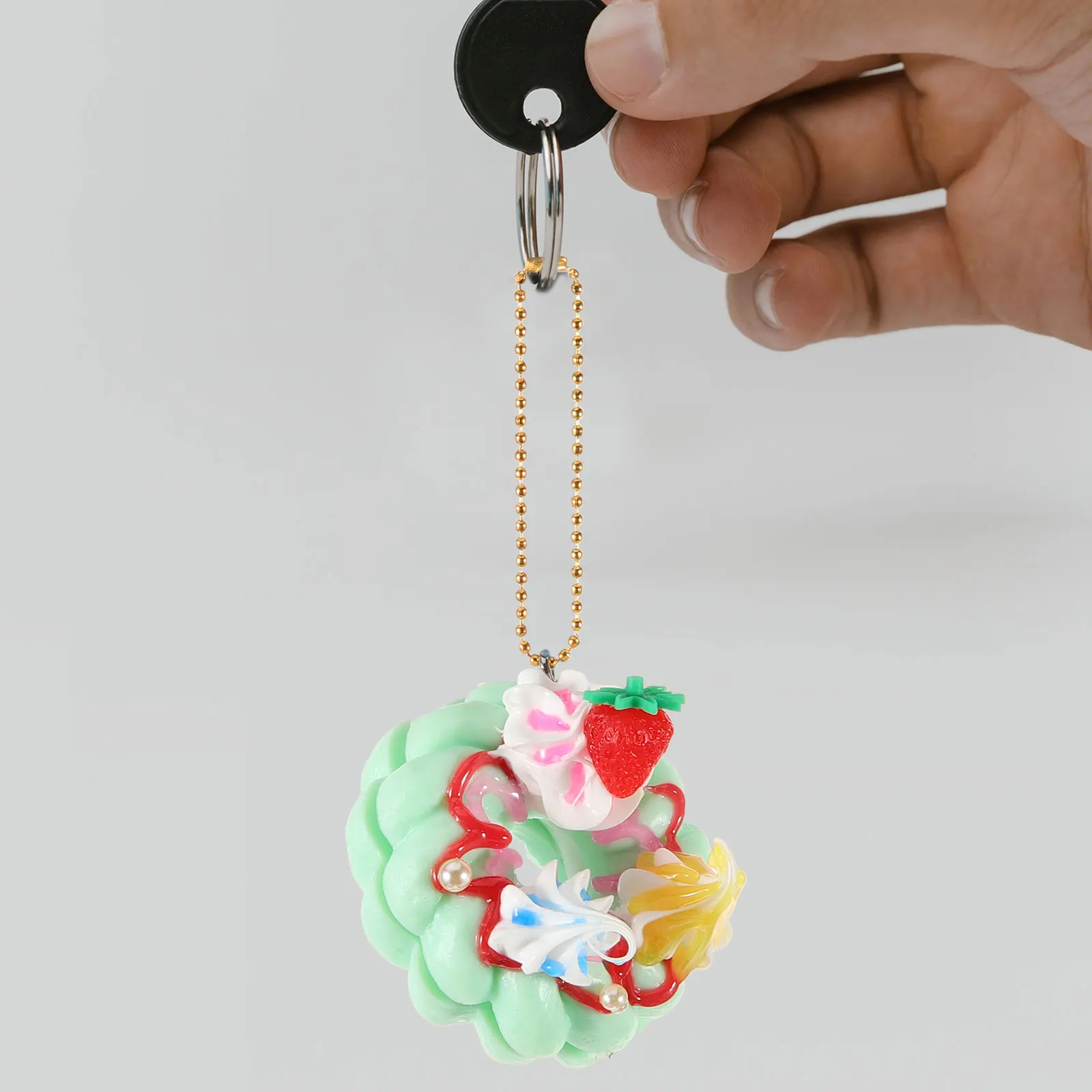 

2pcs Doughnut Keychain Faux Wear-Resistant Pendant For Bag Decorative Portable Keychain Lovely Dessert Hanging Ornament