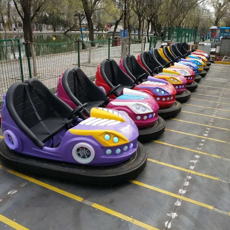 Auto paraurti per interni giro nel parco divertimenti autoscontri elettrici per bambini