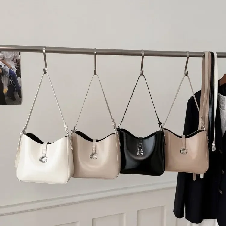 

New Bag Women's Fashion Versatile Shoulder Messenger Women's Bag Retro High-end Oil Wax Leather Underarm Handbag