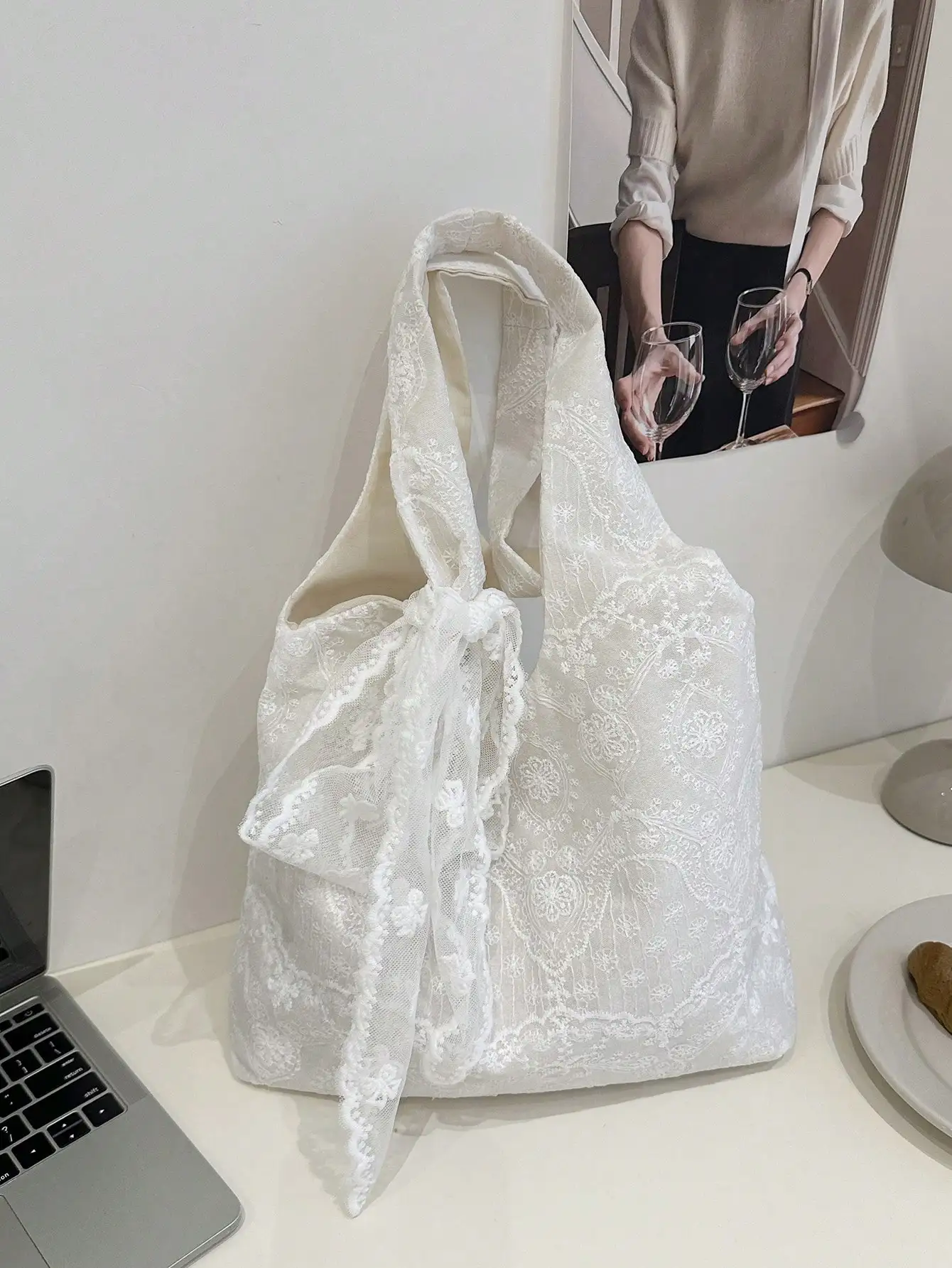 

Korean Style Fresh Lace Floral Canvas Bag, Women's New Large Capacity Shoulder Tote Handbag, Commuter Underarm Bag, White Bag