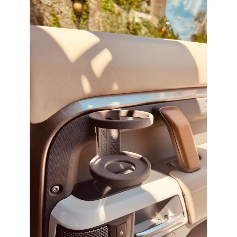 

The parts are suitable for the new Land Rover Defender 110 rear cup holder, coffee cup holder, special car, a pair