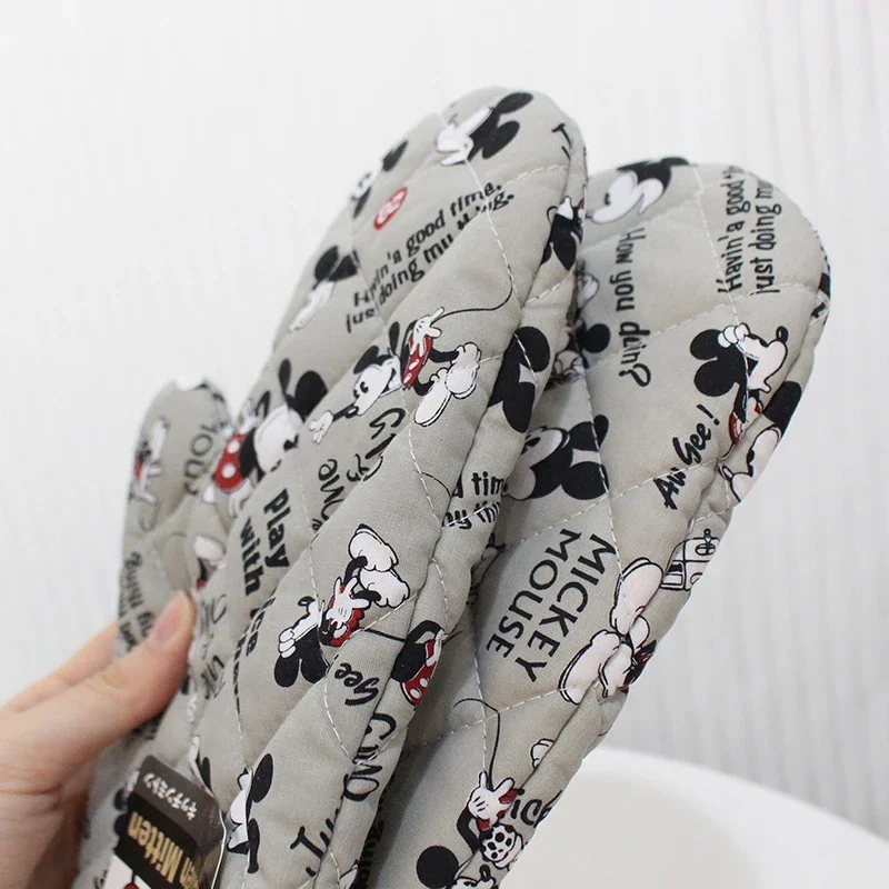 Disney Mickey Mouse Oven Glove Cute Cartoon Figure Thickening Baking Cooking Anti-scald Insulation Kitchen Microwave Oven Glove