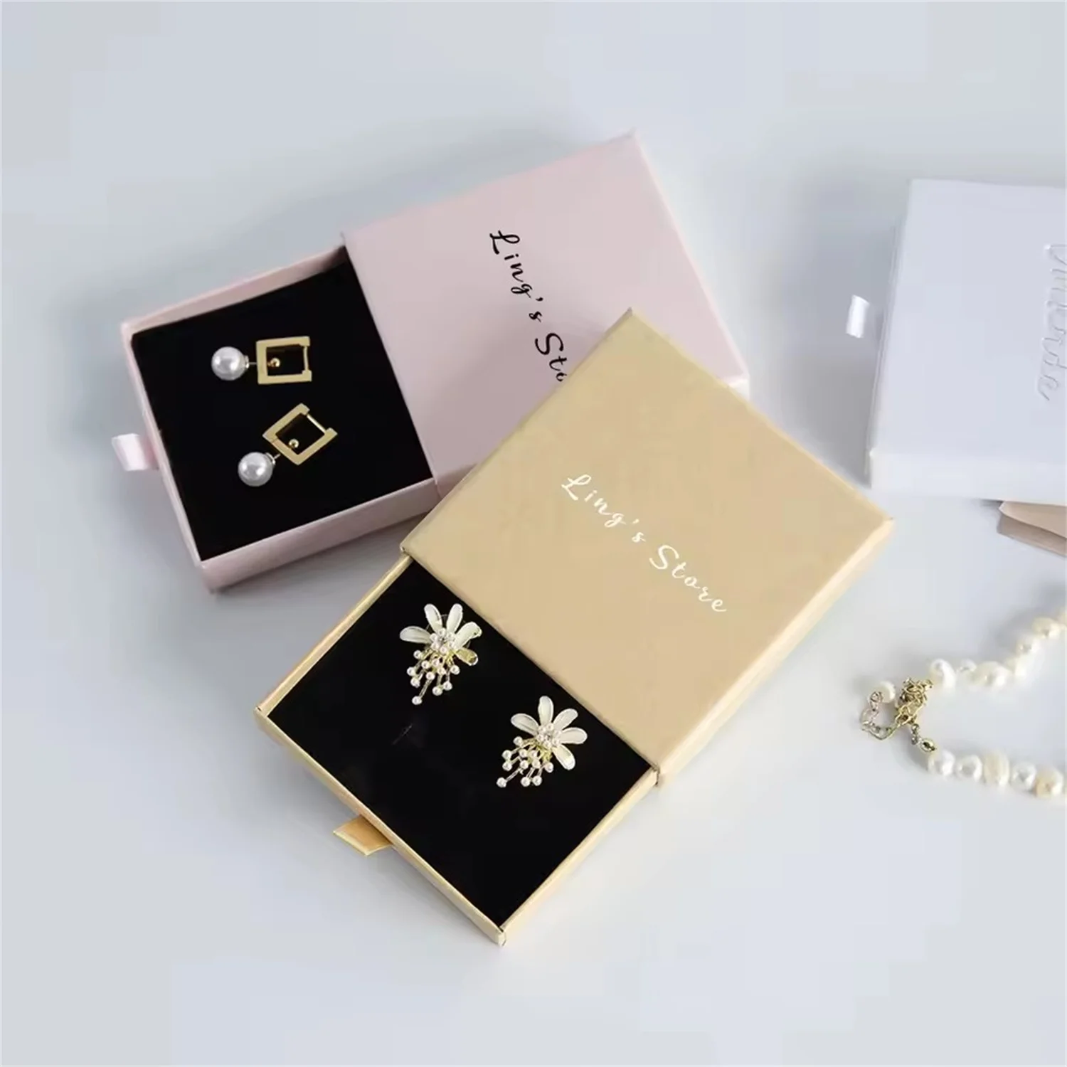

Customized Logo Cow Cardboard Drawer Jewelry Packaging Box Gift Boxes Necklace Earring Bracelet Ring Travel Jewelry Storage Case