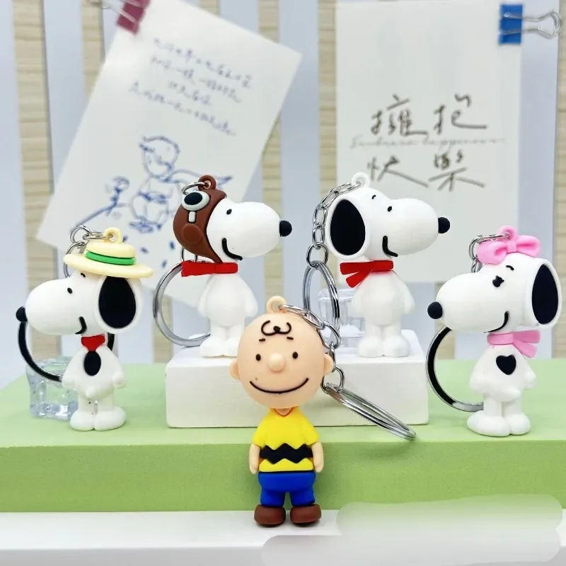 New Snoopy Charlie Brown creative cute simple anime character keychain kawaii personalized cartoon backpack pendant wholesale