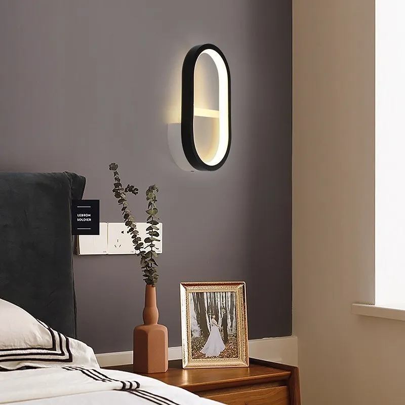 Applique Murale Moderne et Minimaliste en Noir et Blanc, Luminaire Décoratif d\'Nik, Idéal pour un Salon, une Chambre à Coucher, un Hôtel, un