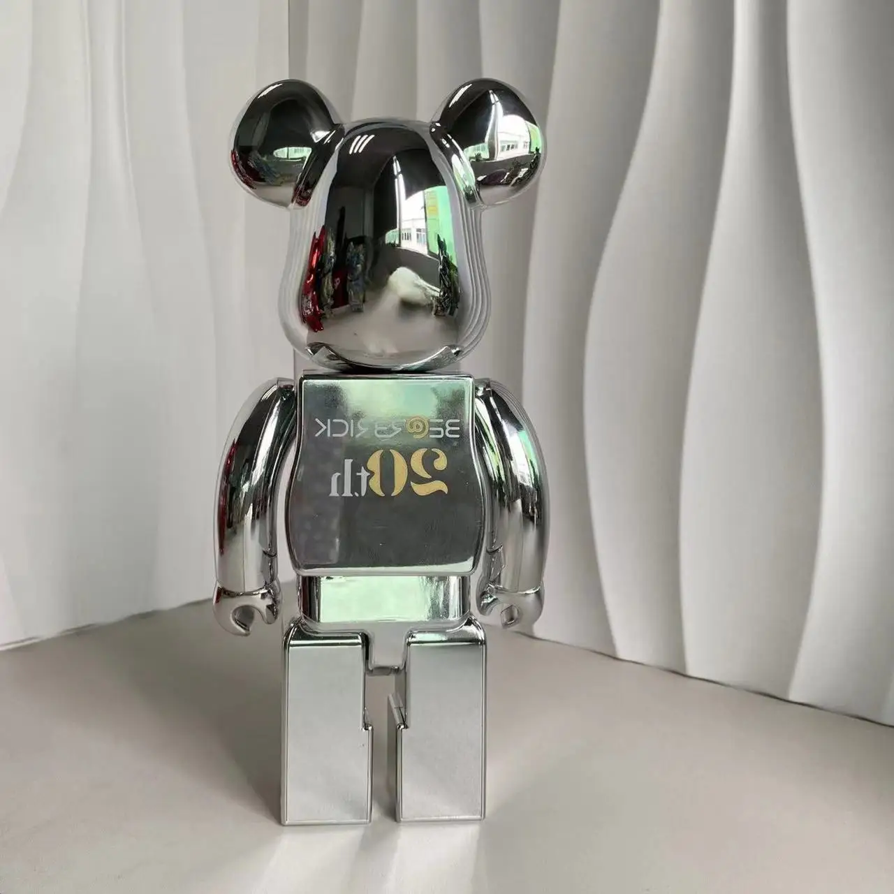 Bearbrick 20th Anniversary Home Decoration Ornaments Limited Collection, Fashion Accessories, Medicom Toys, 28cm, New, 400%