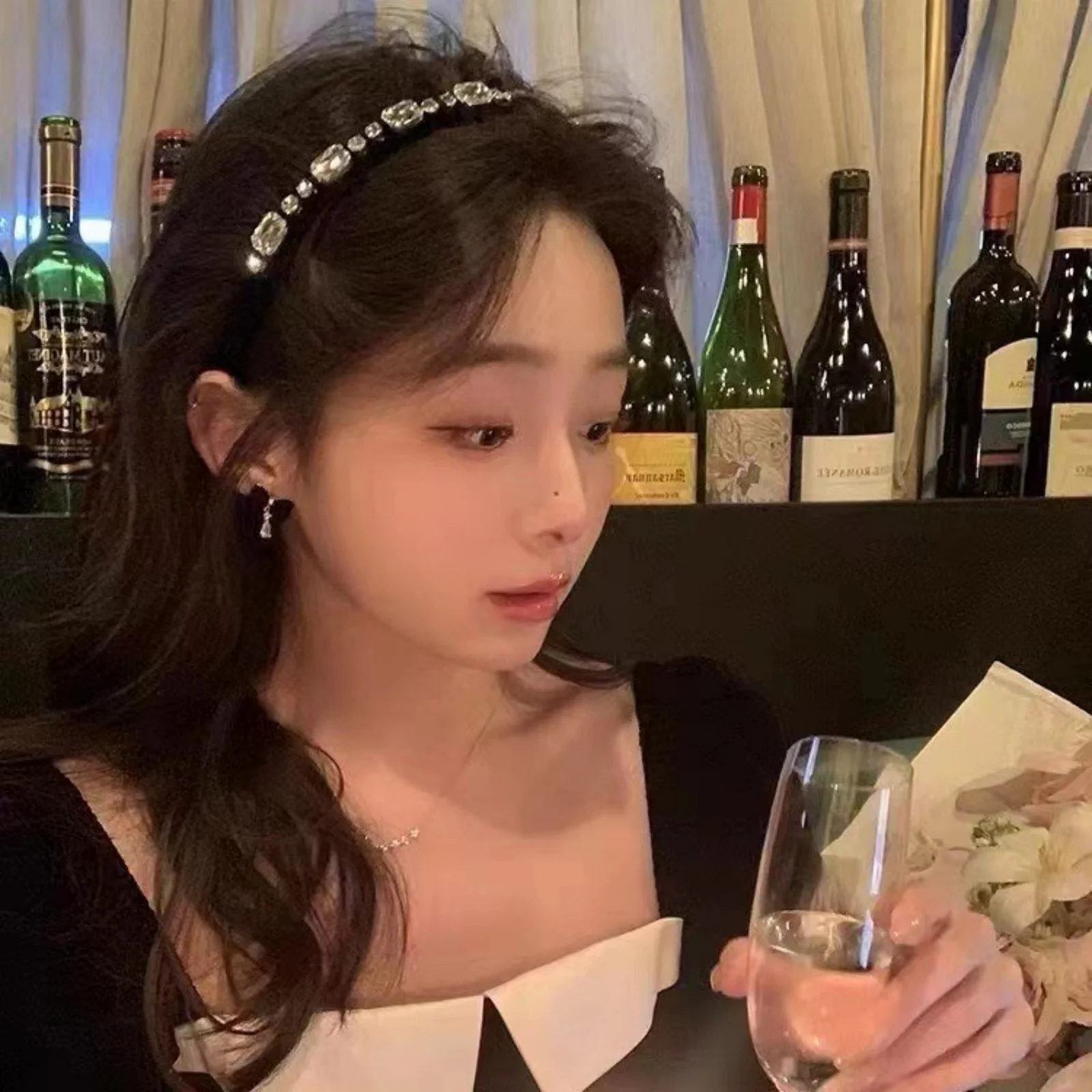 

1 шт. Бархатный обруч для волос с блестящими бриллиантами для женщин — роскошная повязка на голову на осень и зиму, подходит для мытья лица, волос