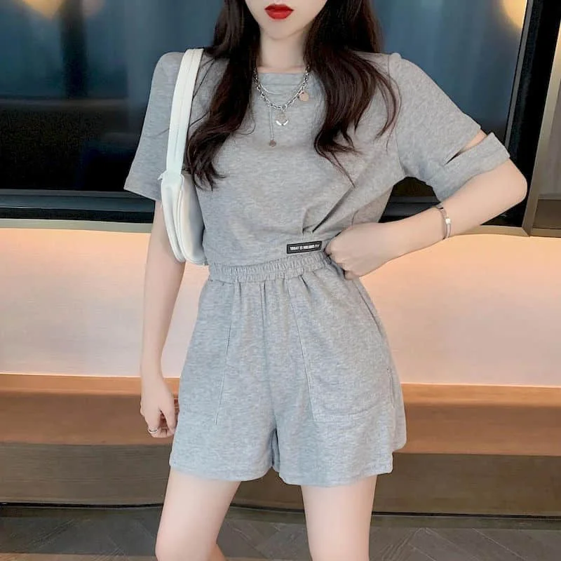 

Shorts Sets Summer New Loose Korean Fashion Loose Short Sleeve T-shirt and Elastic Waisted Shorts Two Piece Sets Casual Women