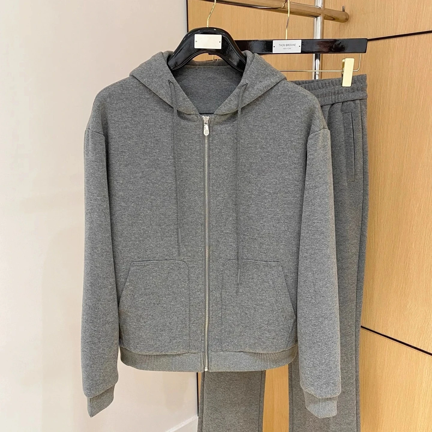 

BC Италия 25aw однотонная минималистичная мужская куртка с капюшоном и брюки комплект